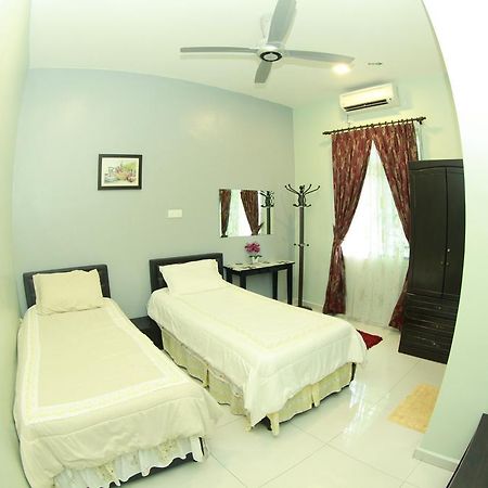Twin Castle Homestay Kuala Pilah Zewnętrze zdjęcie