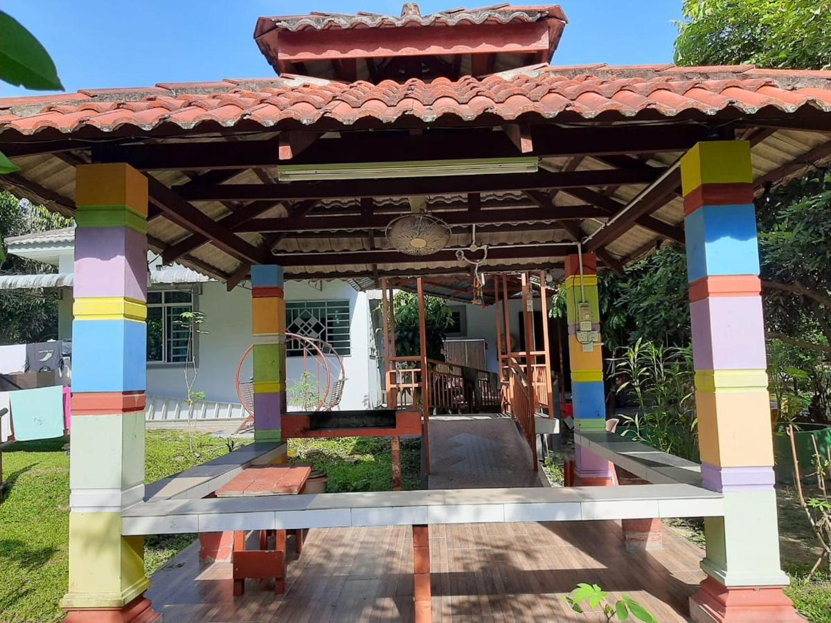 Twin Castle Homestay Kuala Pilah Zewnętrze zdjęcie