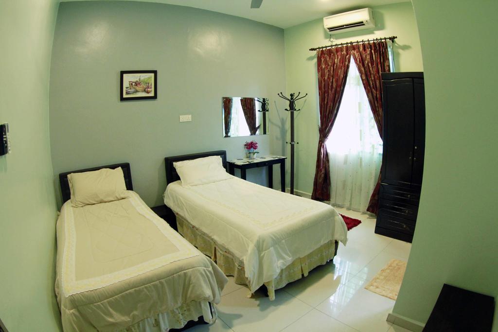 Twin Castle Homestay Kuala Pilah Zewnętrze zdjęcie